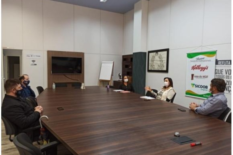 Capa notícia Acislo e Assist&ecirc;ncia Social discutem chegada de imigrantes no munic&iacute;pio