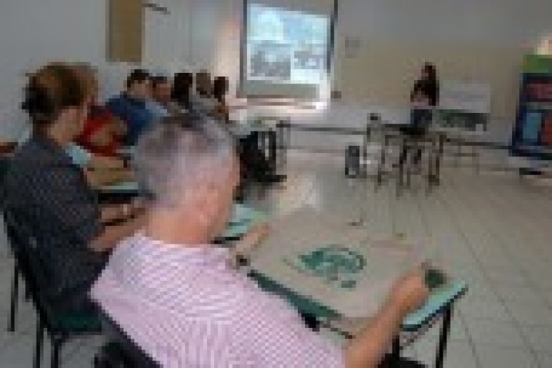 Capa notícia ACISLO apresenta case das sacolas retornáveis na Faculdade da Fronteira- FAF