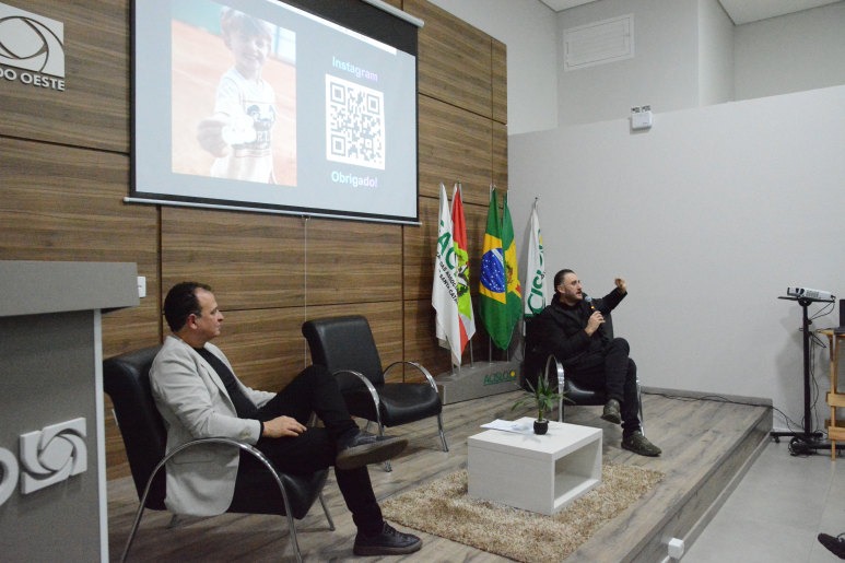 Capa notícia Painel sobre Intelig&ecirc;ncia Artificial debate oportunidades para pequenas empresas